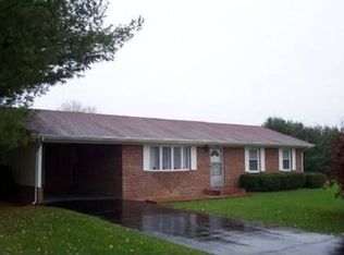 1042 Panorama Dr, Abingdon, VA 24210