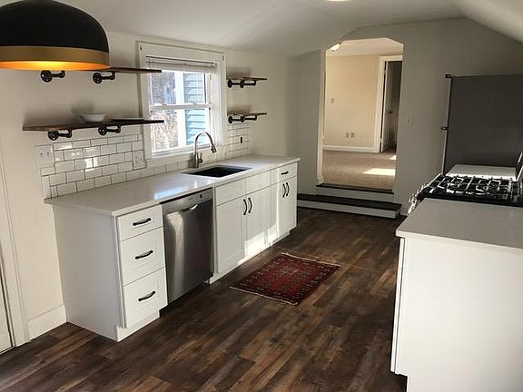 4th image of 49 Essex St #2