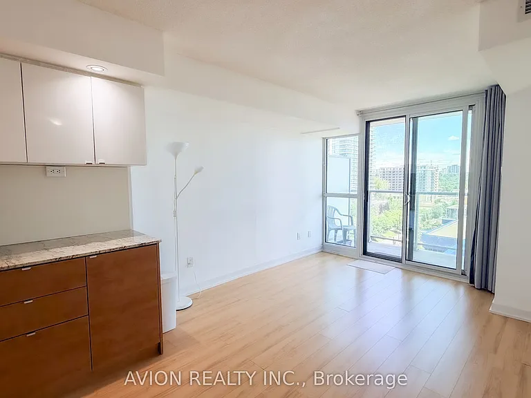 121 McMahon Dr #705 — Photo 6