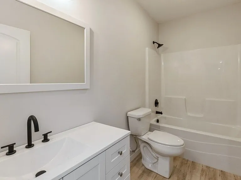 6810 Bright St — Photo 4