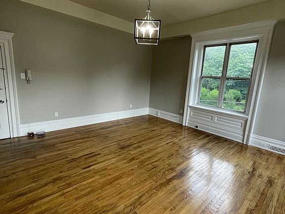4th image of 5960 Wellesley Ave APT 2