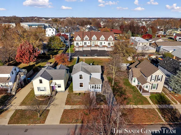 317 Elliott Ave, Grand Haven, MI 49417