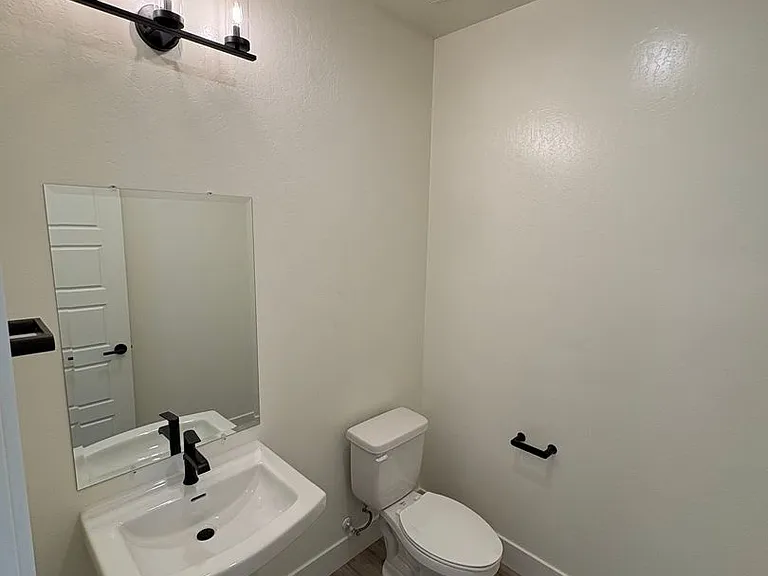 4005 W Babcock Ave — Photo 19
