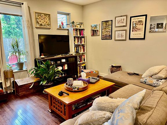 5th image of 5021 Pentridge St