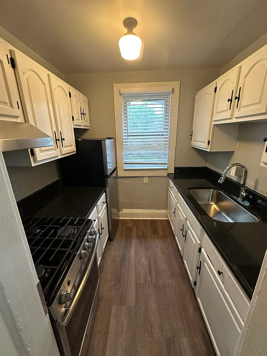 Building Photo - 4804 Gosnold Ave #8