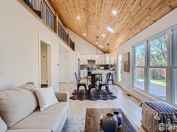 5th image of 679 W Sandbar Cir
