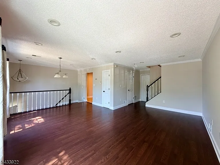 196 Sapphire Ln — Photo 10