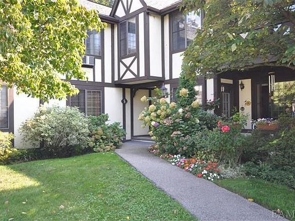 2nd image of 5-5 Foxwood Dr
