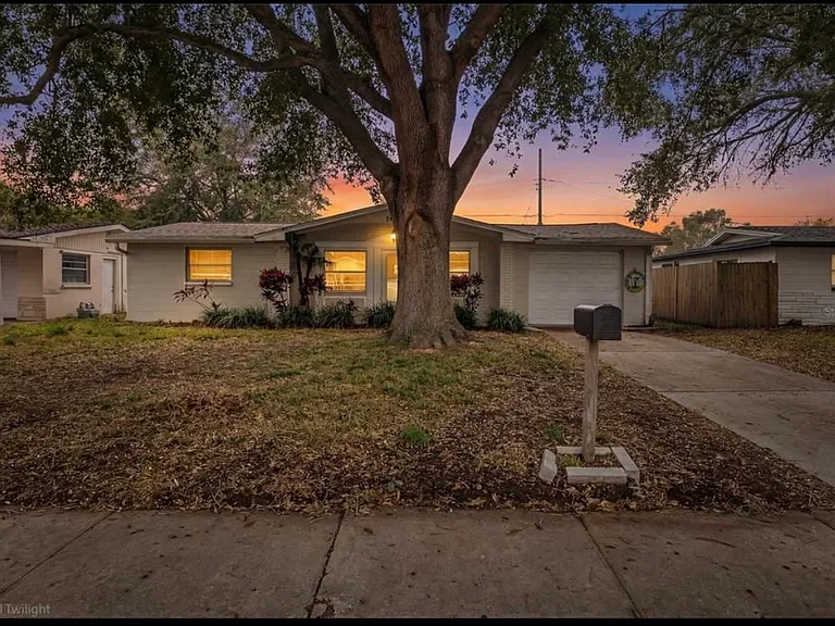 3645 Colonial Hills Dr — Photo 1