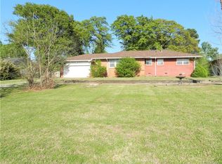 3107 S Linwood Dr, Sand Springs, OK 74063