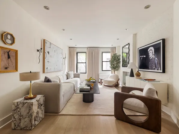 250 West 16th Street image 1 of 14
