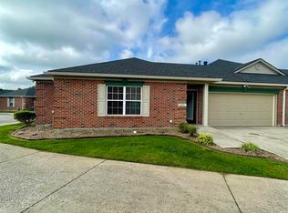 2001 Viola Gdns, Owensboro, KY 42303