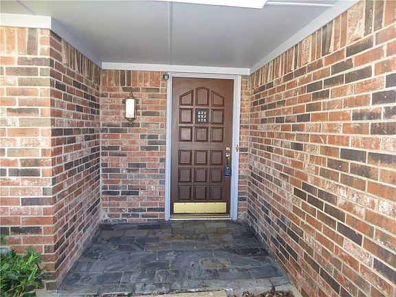 2nd image of 3220 Anchor Dr