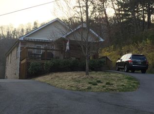 153 Magnolia Ln, Clyde, NC 28721