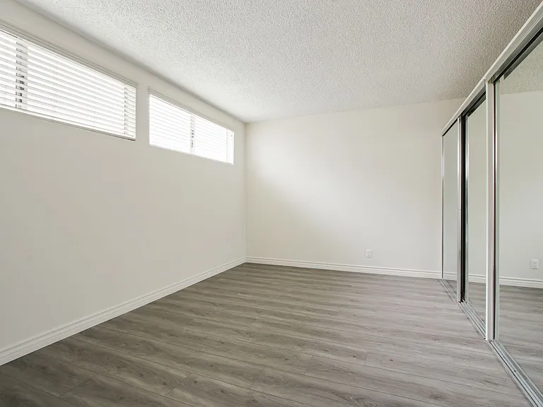 1002 12th St in Santa Monica - North of Wilshire Blvd! — Photo 13
