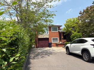 35 Troutbrooke Dr, Toronto, ON M3M 1S6