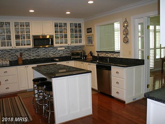 5th image of 9405 Myra Dr