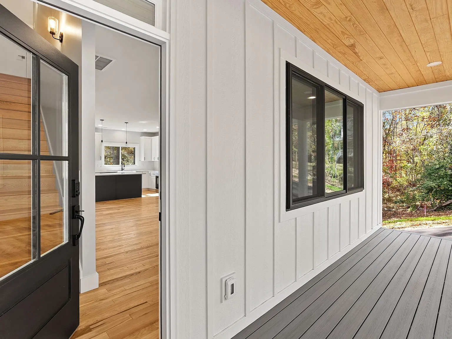 Beautiful Mountain Modern Farmhouse with Mountain Views - Candler, NC — Photo 2
