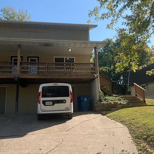 8 Holloway Dr #B Photo 1