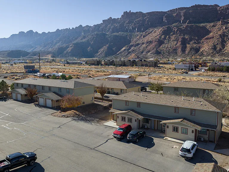 2589 E Cactus Rd #L — Photo 13