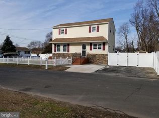 402 Penn St, Croydon, PA 19021