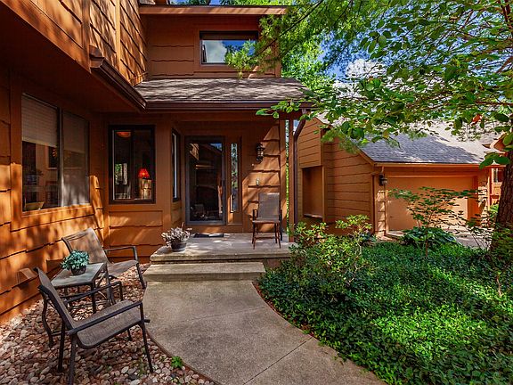 2nd image of 7052 Oak Brook Dr