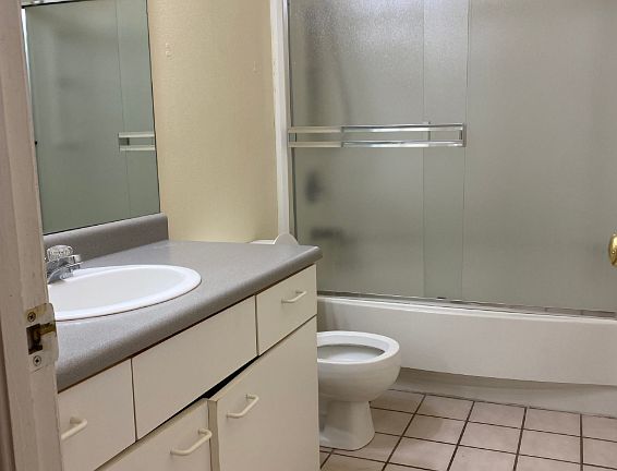 5th image of 730 Marine St #B