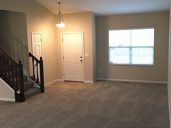 2nd image of 640 Loreto Ln