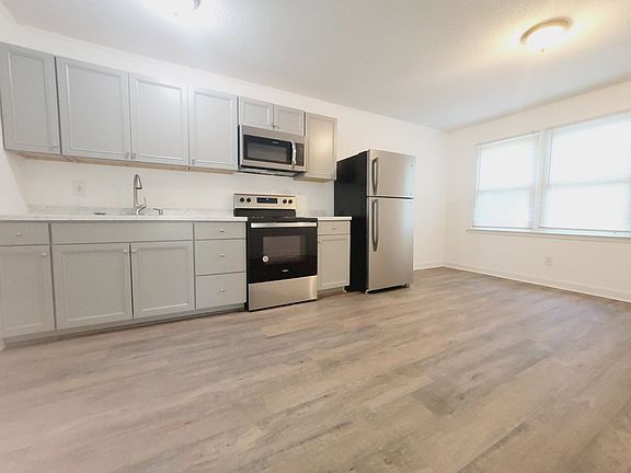 4th image of 1028 New Beginnings Ave #2
