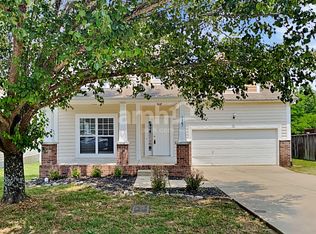 7867 Rainey Dr, Antioch, TN 37013