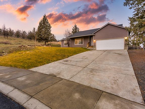 2nd image of 684 SW Elk Ridge Ct