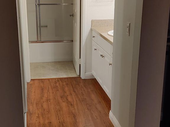 5th image of 5535 Canoga Ave APT 102
