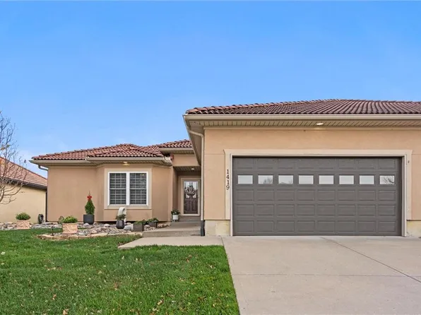 1419 SW Logos Dr, Lees Summit, MO 64081