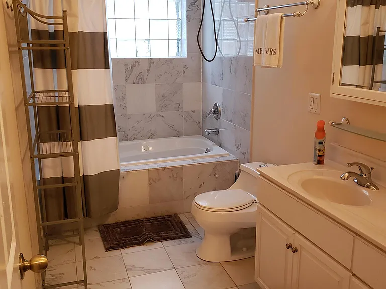 Downstairs full bathroom