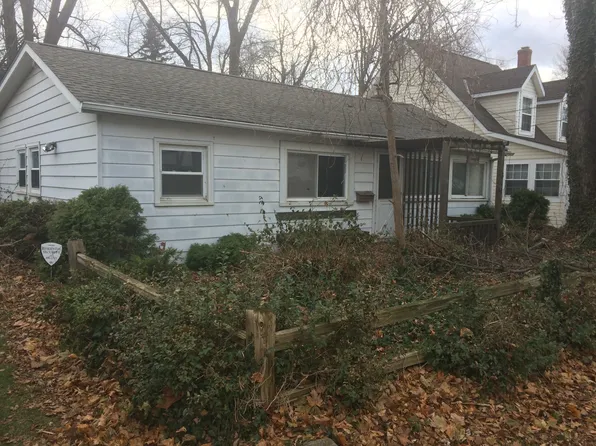 38492 Beachview Rd, Willoughby, OH 44094