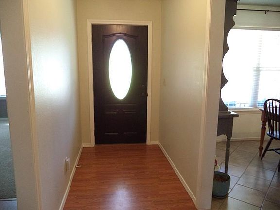 4th image of 305 Cedarwood Dr
