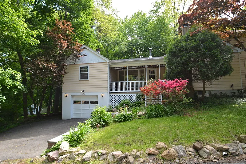 30 5th Ave photo 1