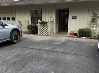 701 Oak Creek Rd, Franklin, NC 28734