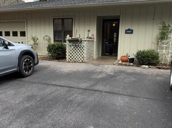 701 Oak Creek Rd, Franklin, NC 28734