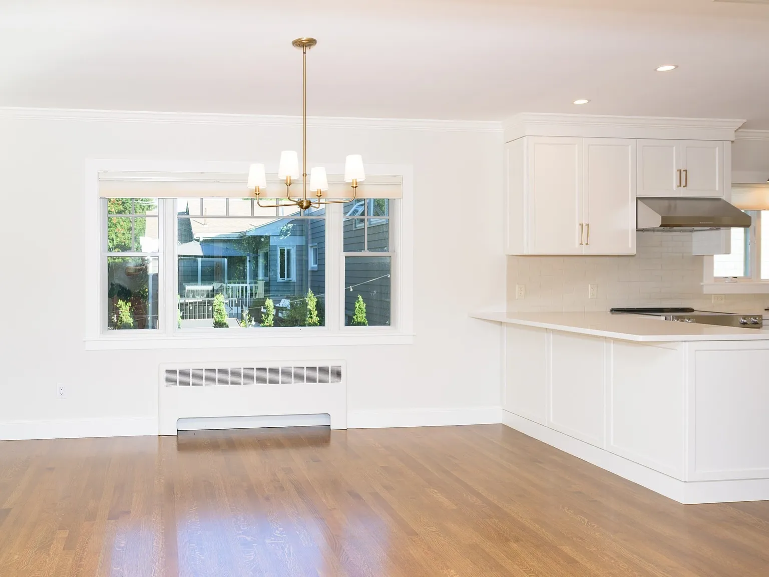 3 bed, 2.0 bath, 2010 sqft, $6,000 — Photo 4