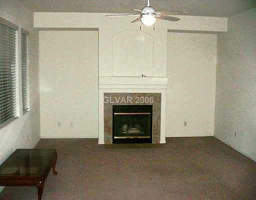 Family Room w/Fireplace