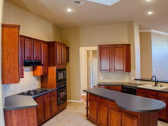 3rd image of 11076 Saguaro St