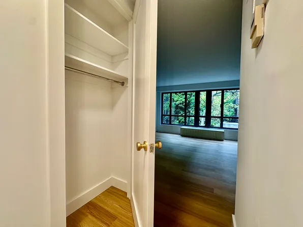 501 East 87th Street image 11 of 27