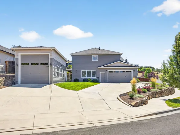 661 Forest Ridge Dr, Medford, OR 97504