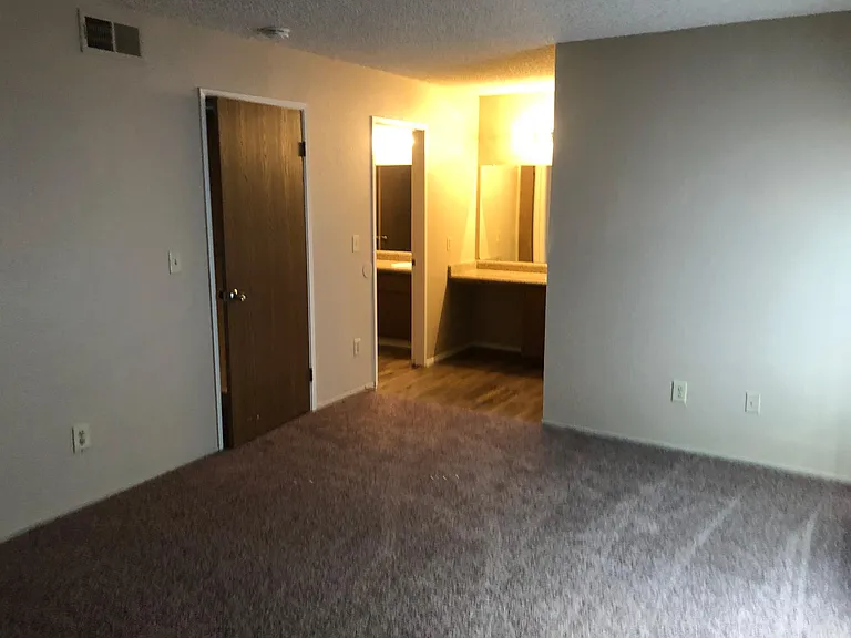 5920 Van Alstine Ave — Photo 12