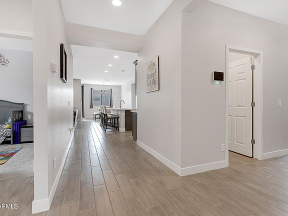 5th image of 681 W WHITE SANDS Drive