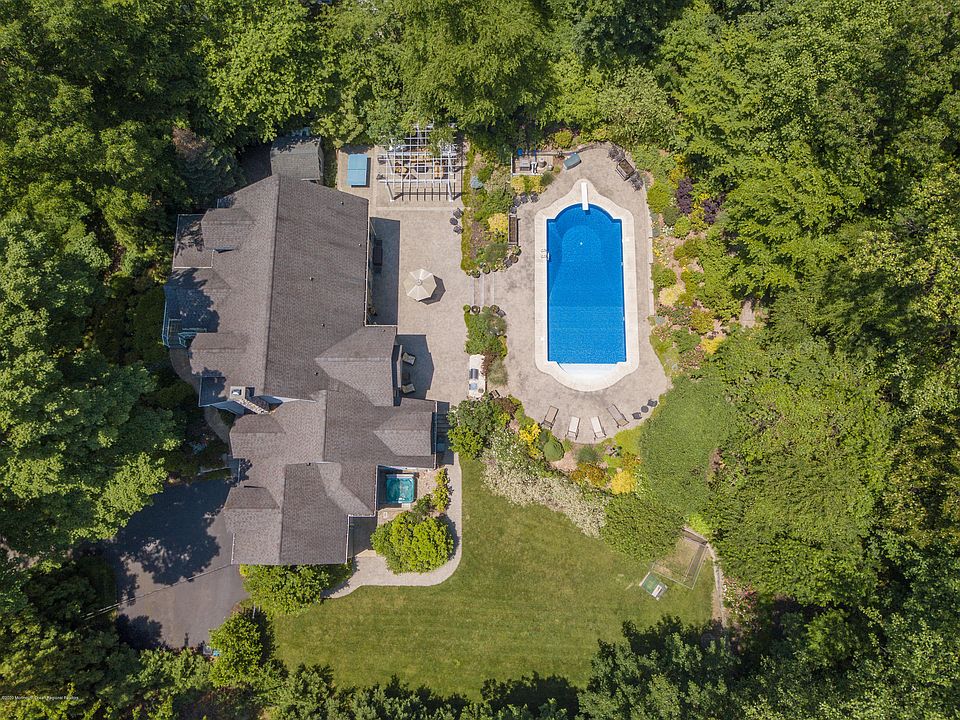1st image of 61 Shadybrook Dr