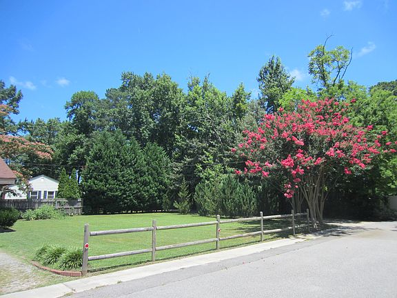 3rd image of 5602 Shorewood Ln