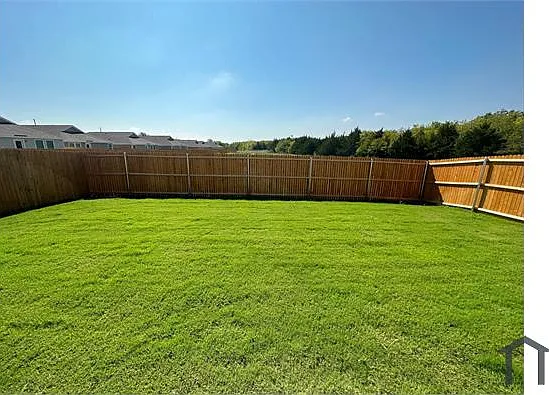 1328 Mahogany Ln — Photo 24