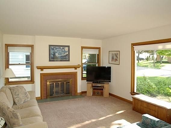 3rd image of 3262 N 106th St